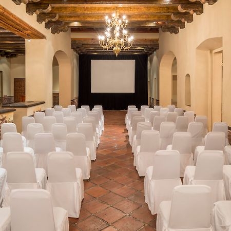 Quinta Real Puebla Otel Dış mekan fotoğraf The theater at the Hotel El Mesón