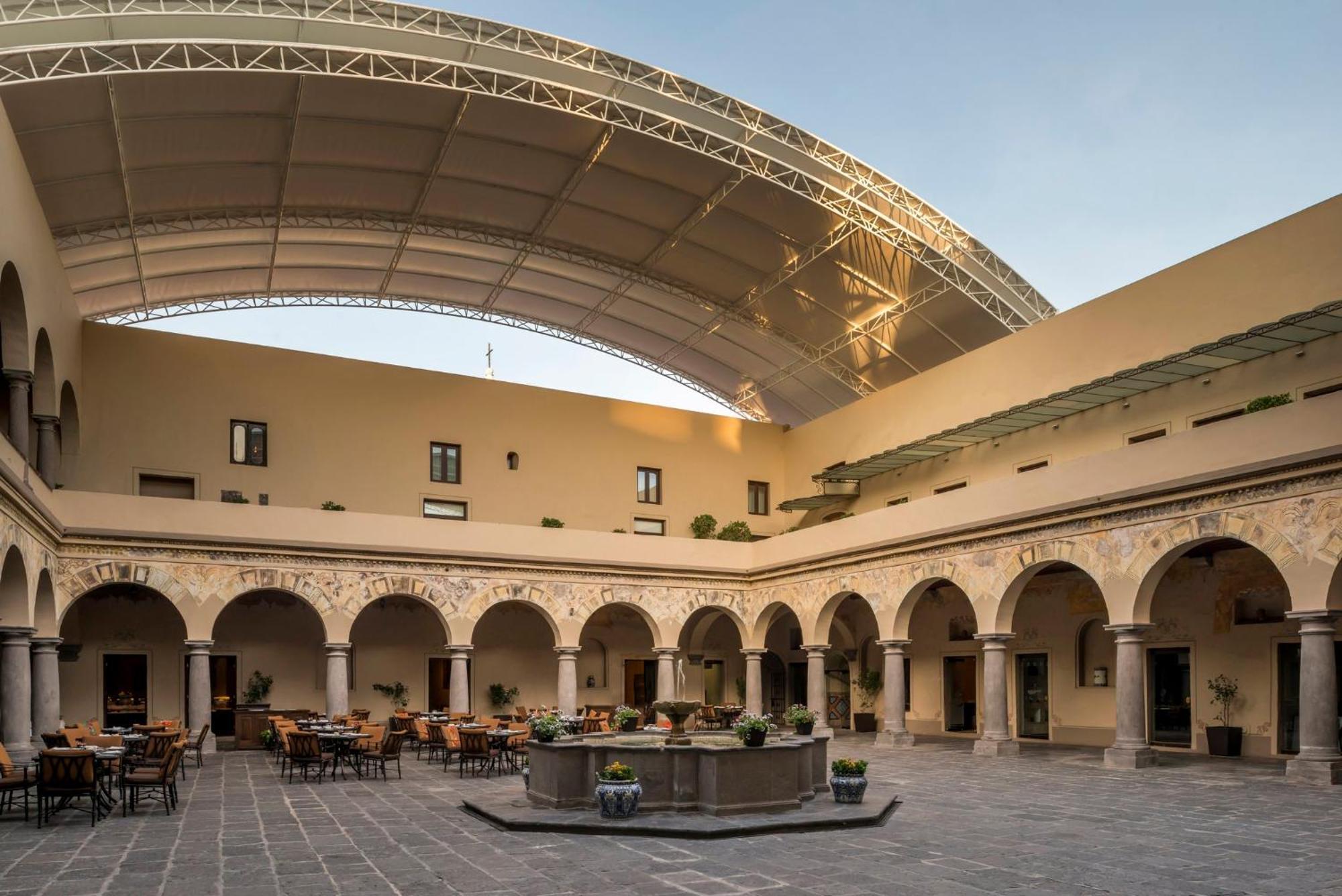 Quinta Real Puebla Otel Dış mekan fotoğraf The courtyard of the hotel