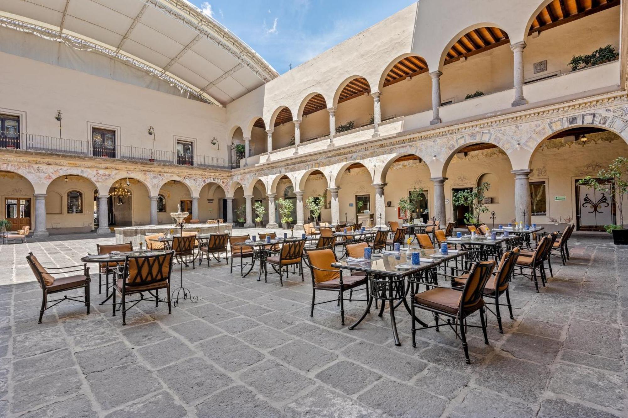 Quinta Real Puebla Otel Dış mekan fotoğraf The hotel's interior courtyard